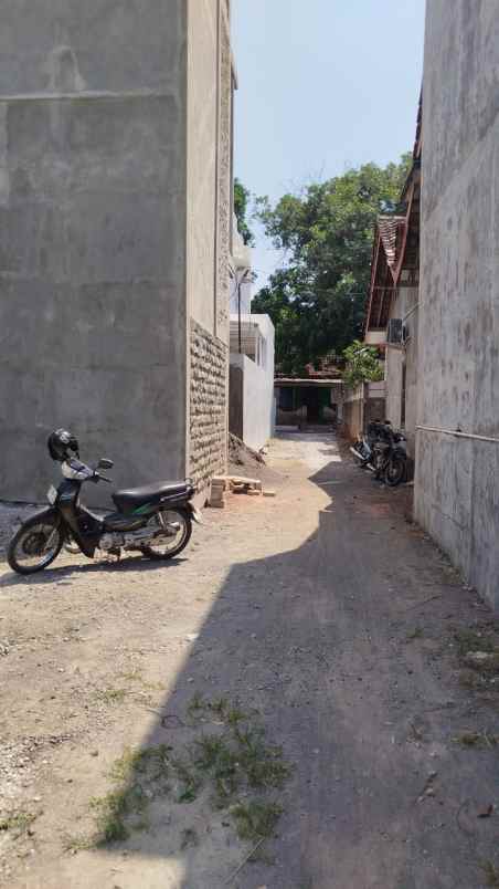 dijual tanah 1 km xt square