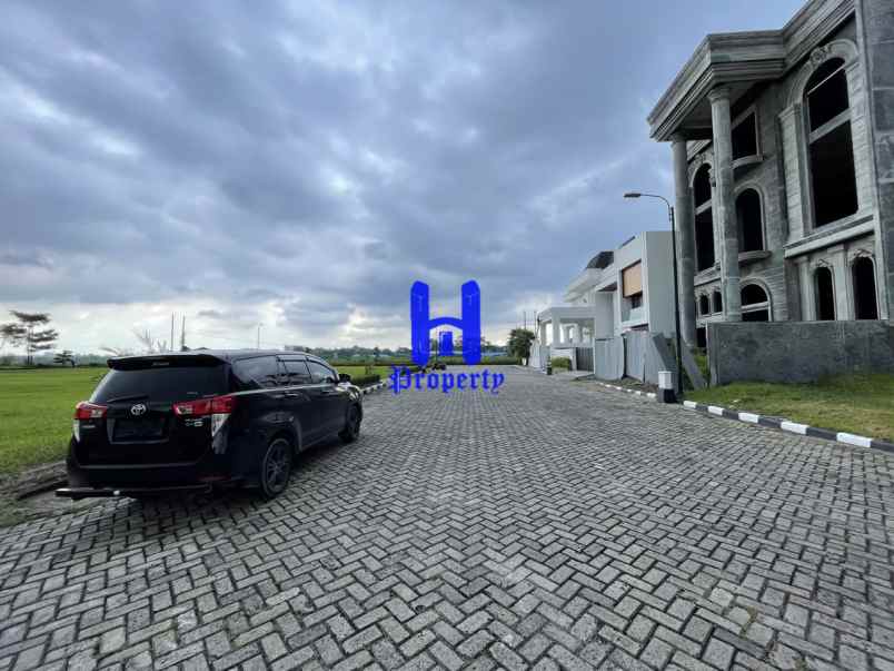 dijual tanah komplek polonia garden