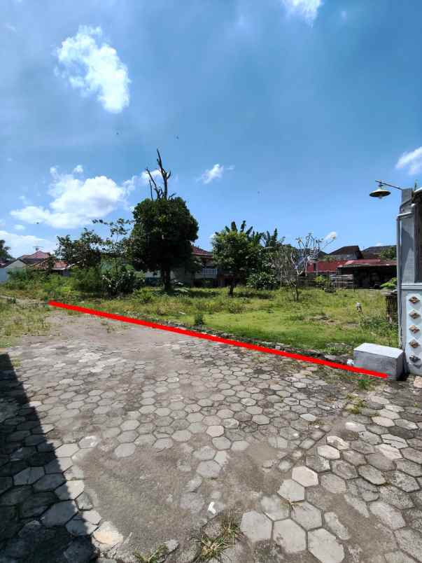 dijual tanah pekarangan di jalan damai jakal km 8