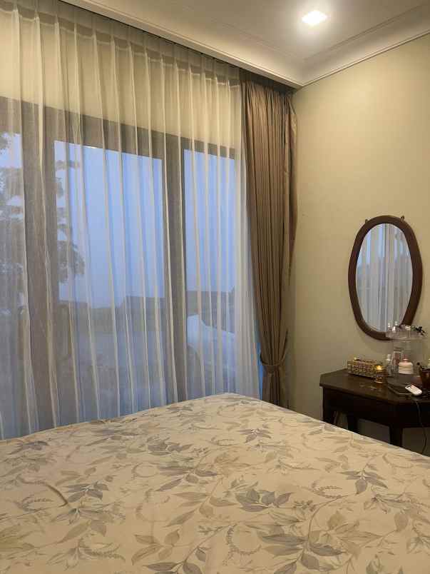 dijual villa jalan taman dayu