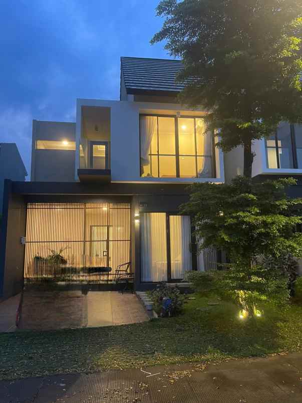 dijual villa jalan taman dayu