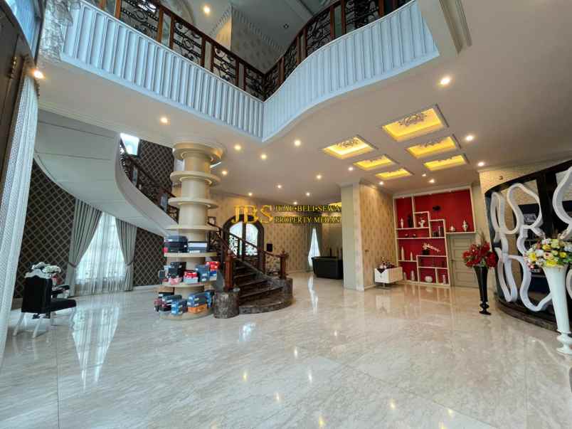 dijual villa komplek cemara asri
