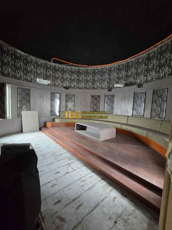 dijual villa komplek cemara asri