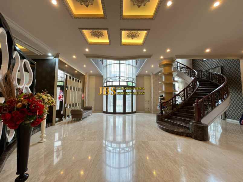 dijual villa komplek cemara asri