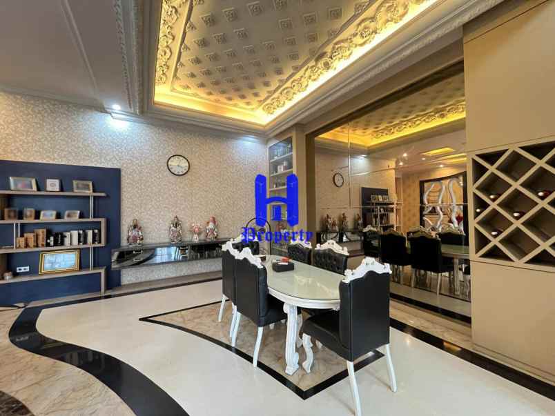 dijual villa komplek cemara asri