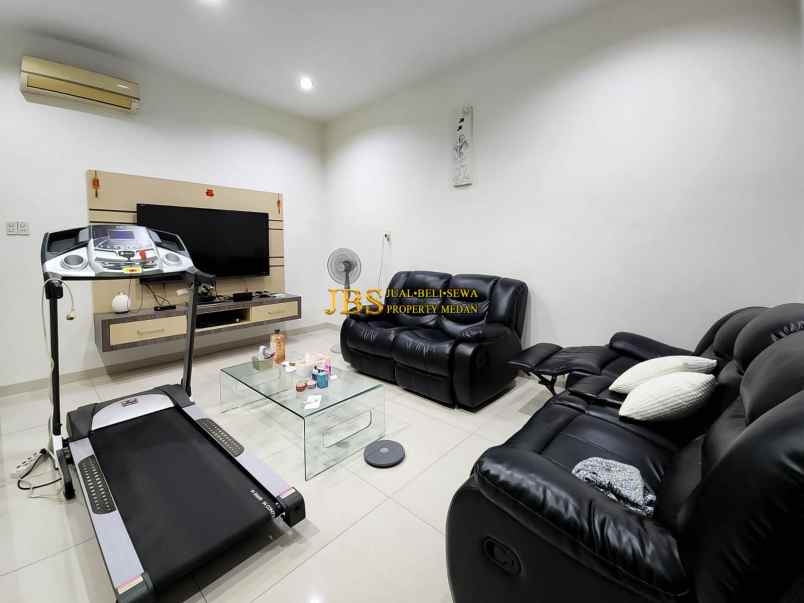 dijual villa komplek cemara asri jalan