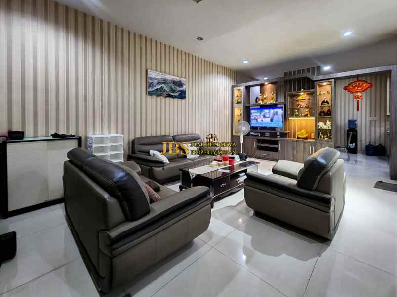 dijual villa komplek cemara asri jalan