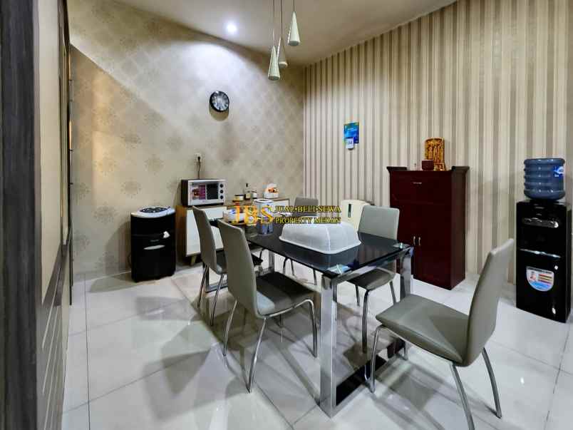 dijual villa komplek cemara asri jalan