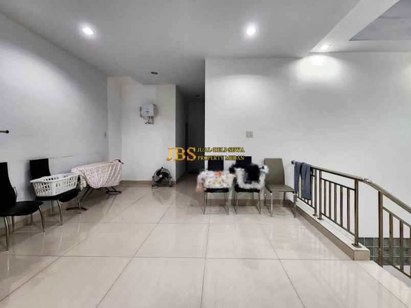 dijual villa komplek cemara asri jalan