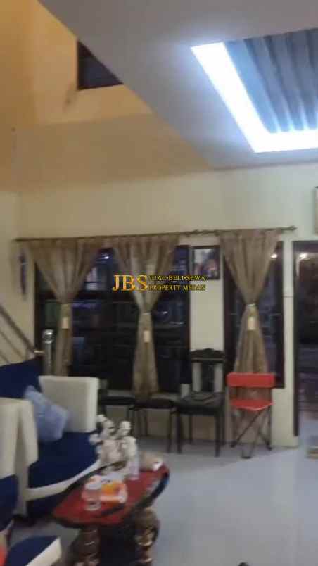 dijual villa komplek sinabung view