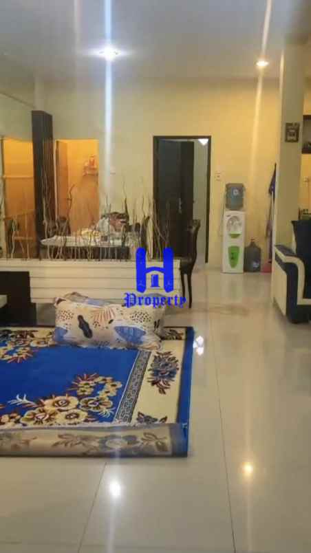 dijual villa komplek sinabung view