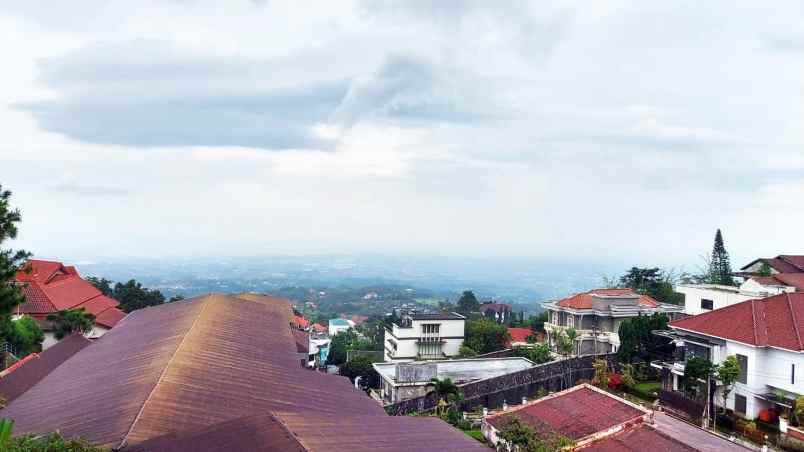 dijual villa tretes semeru kec prigen