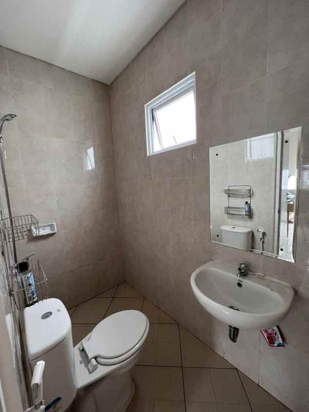 dikontrakan rumah di grand city