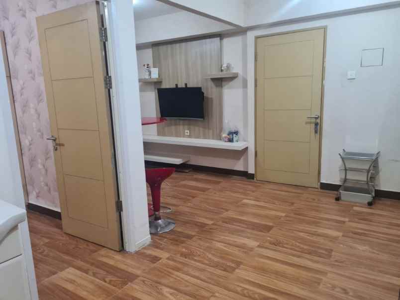disewakan apartemen educity full furnish di tower yale