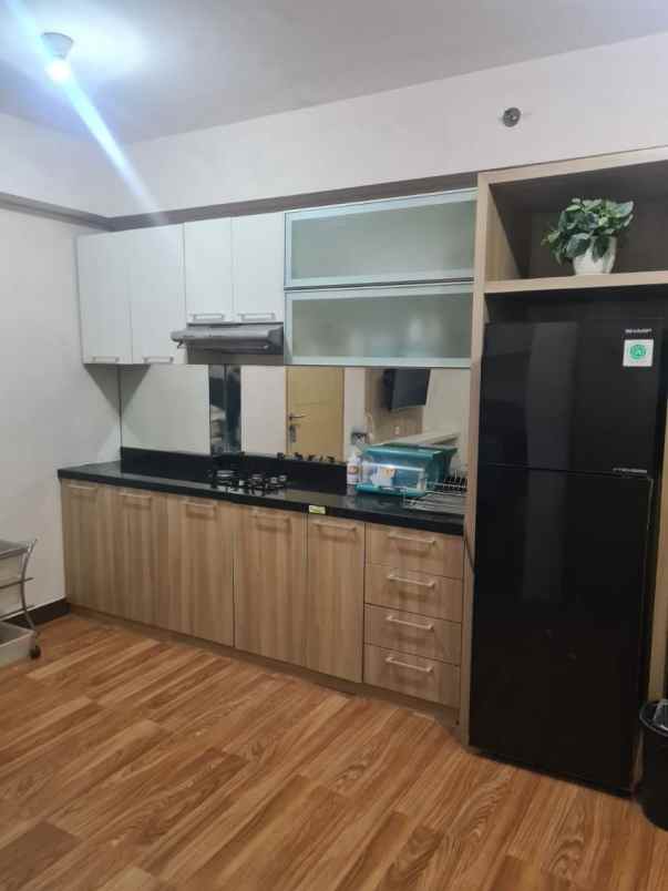 disewakan apartemen educity full furnish di tower yale