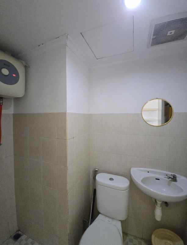 disewakan apartemen puncak kertajaya tower a