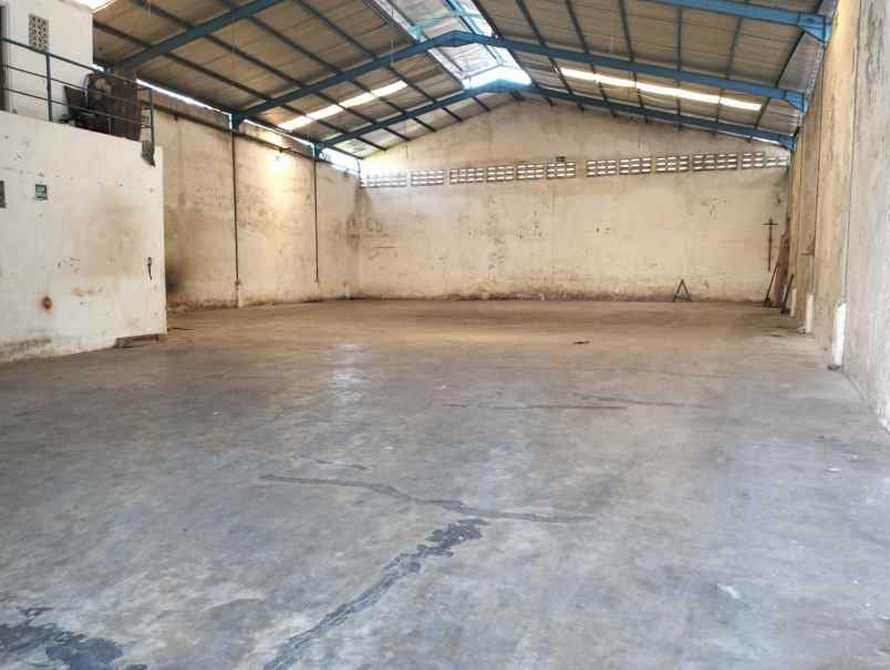 disewakan ruko gudang kantor lidah wetan