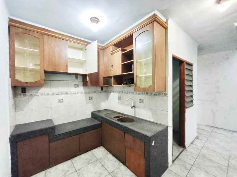 disewakan rumah 1 tingkat komplek cemara asri