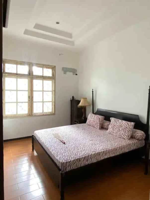 disewakan rumah cirendeu