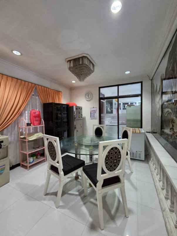 disewakan rumah full furnish di darmo harapan