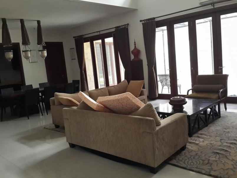 disewakan rumah graha famili