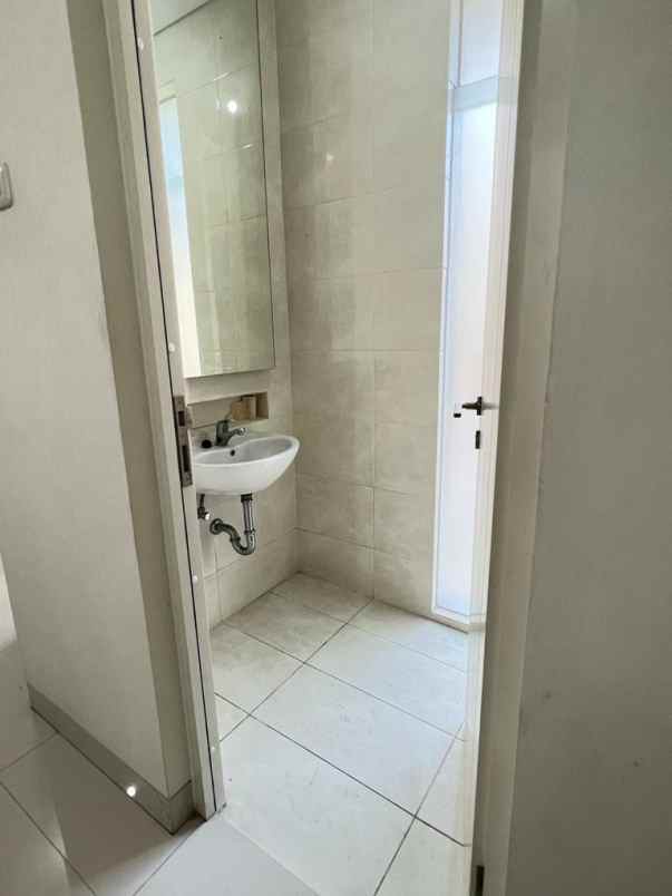 disewakan rumah grand pakuwon cluster