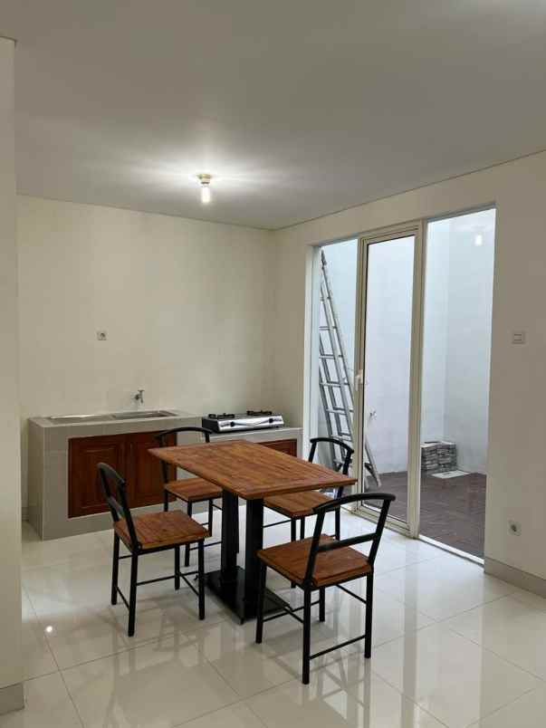 disewakan rumah grand pakuwon cluster