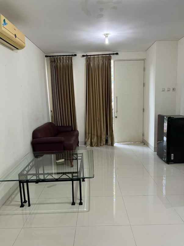 disewakan rumah grand pakuwon cluster