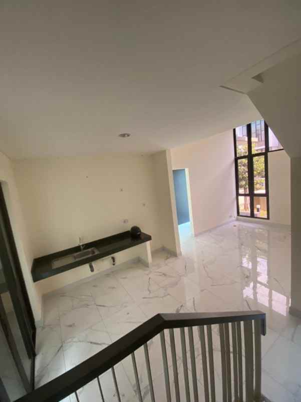 disewakan rumah jakarta garden city