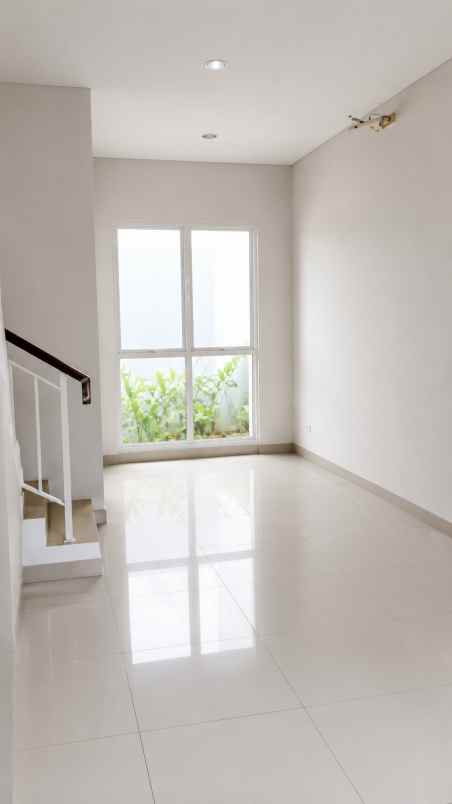 disewakan rumah jakarta garden city