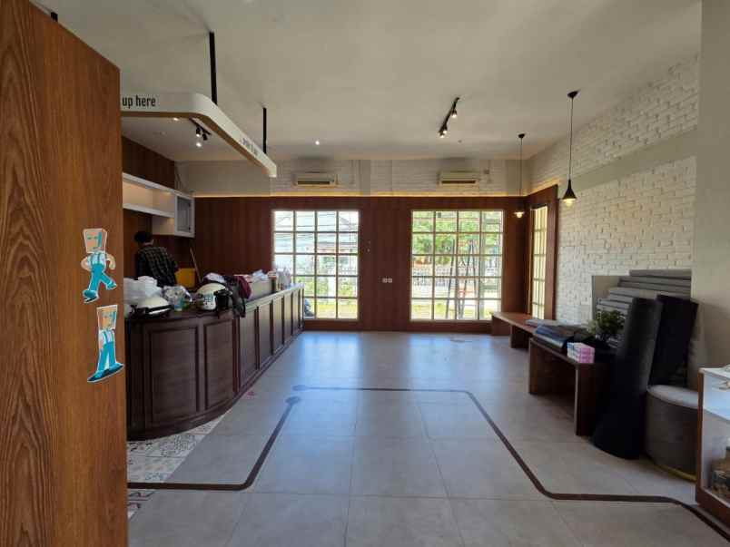 disewakan rumah jemursari untuk usaha cafe restoran