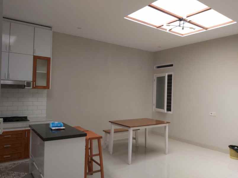 disewakan rumah komp tamansari bukit bandung