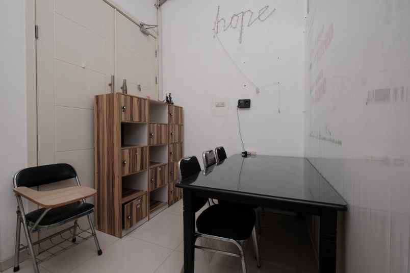 disewakan rumah nirwana eksekutih