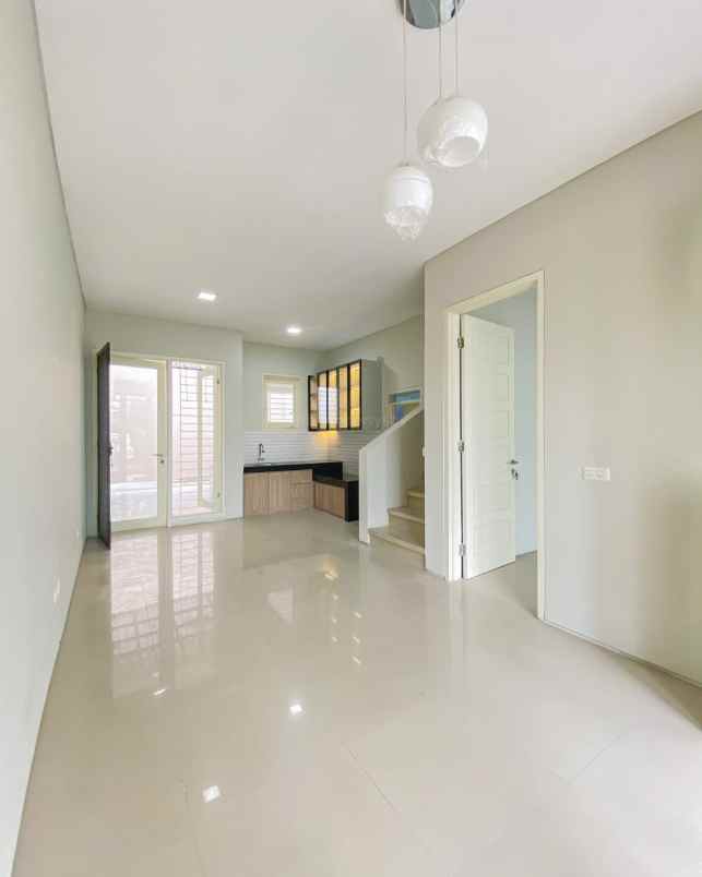 disewakan rumah pakuwon city