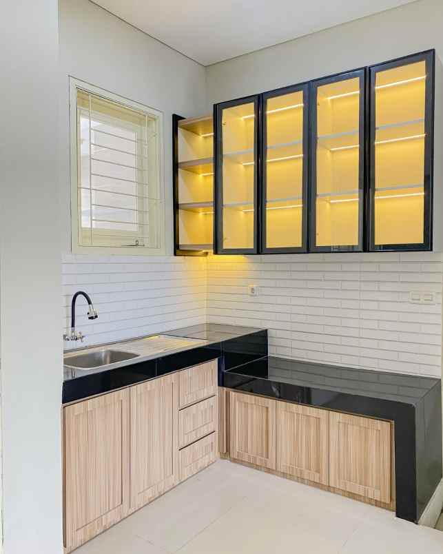 disewakan rumah pakuwon city