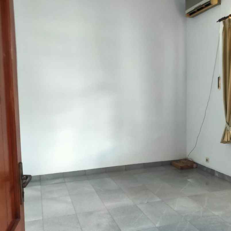 disewakan rumah pejaten barat