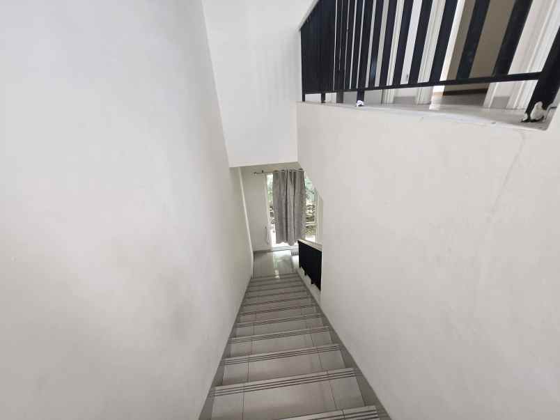 disewakan rumah suvarna sutera tangerang