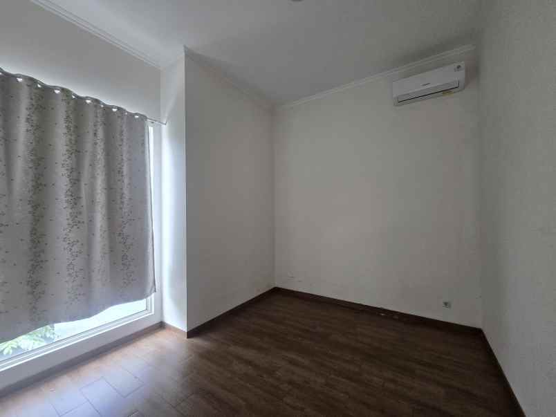 disewakan rumah suvarna sutera tangerang