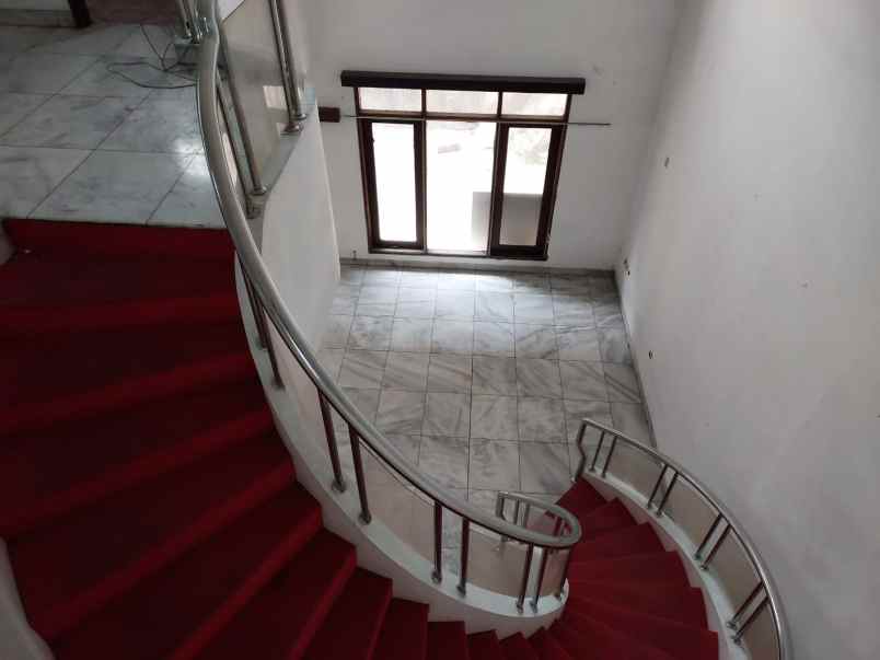 disewakan rumah taman modern