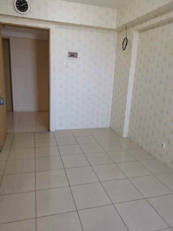 disewakan semi furnish apartemen educity tower yale