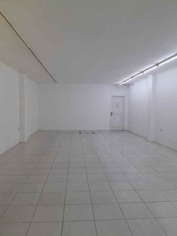 for rent ruko main road otista bandung