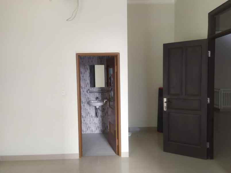 jual rumah duta square jelambar jak bar