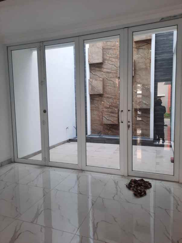 jual rumah golf lake residence jak bar