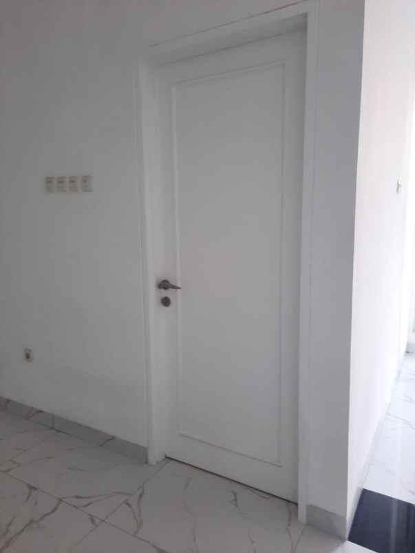 jual rumah golf lake residence jak bar