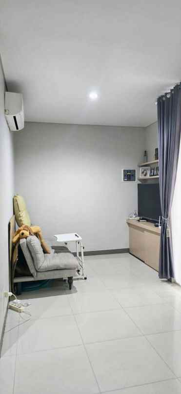 jual rumah greenlake full furnish surabaya barat