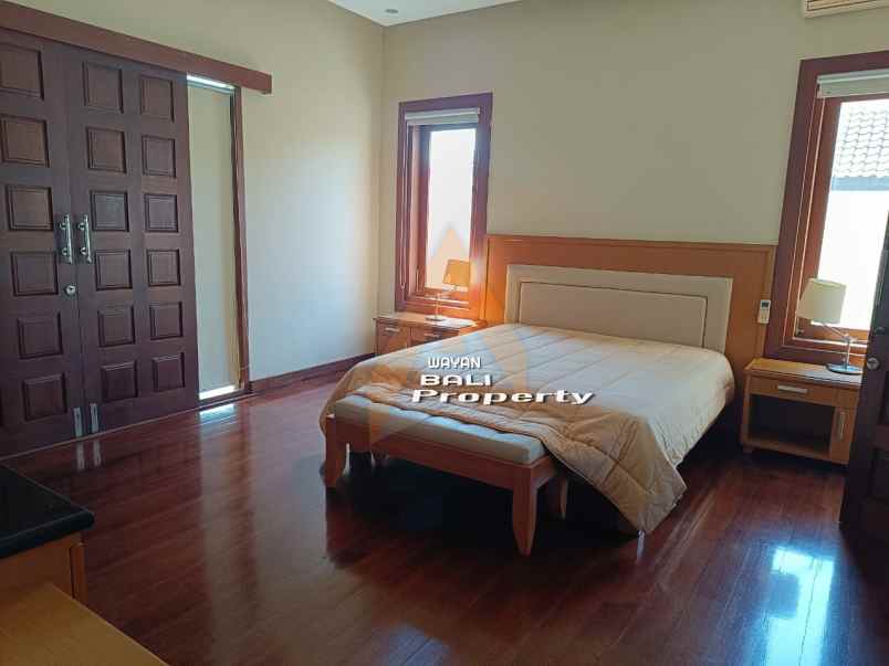 jual rumah mewah full furnished di renon