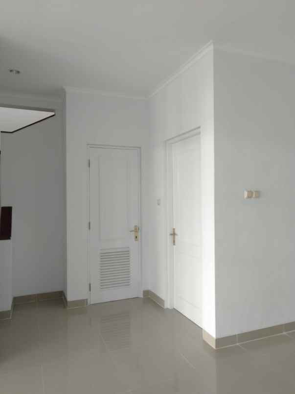 jual rumah siap huni kota wisata cibubur