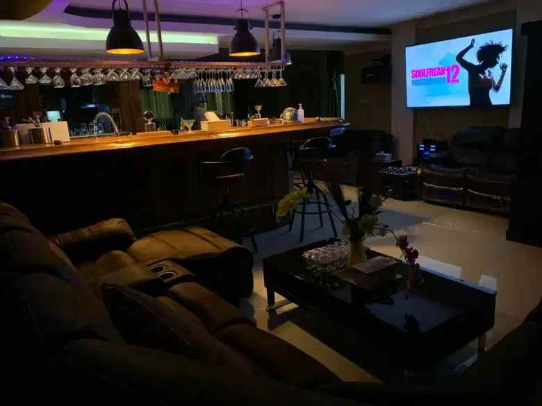 jual rumah tinggal di serua ciputat