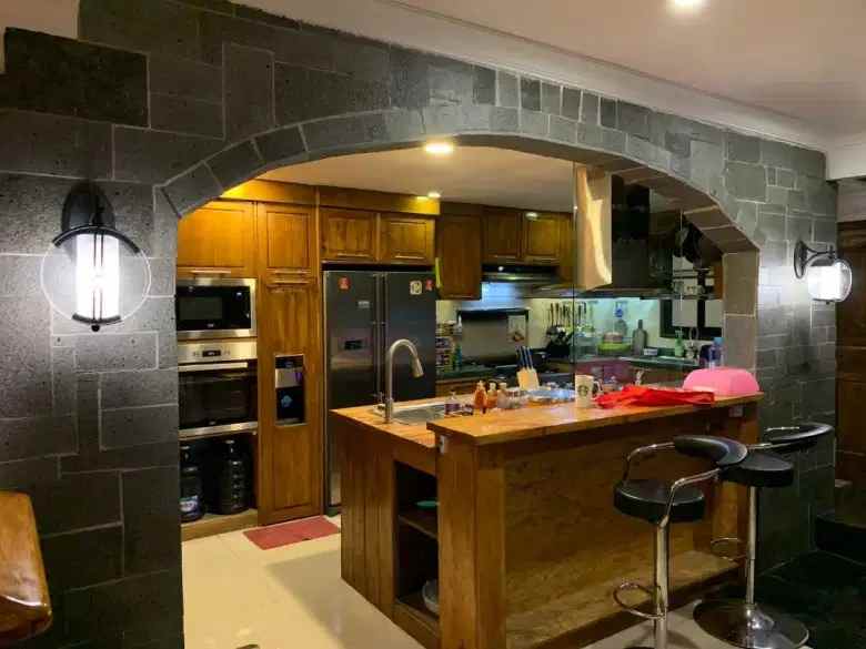 jual rumah tinggal di serua ciputat