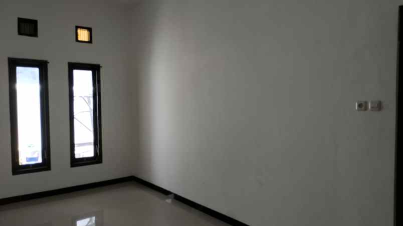 manyar jaya rumah sudah renov siap huni